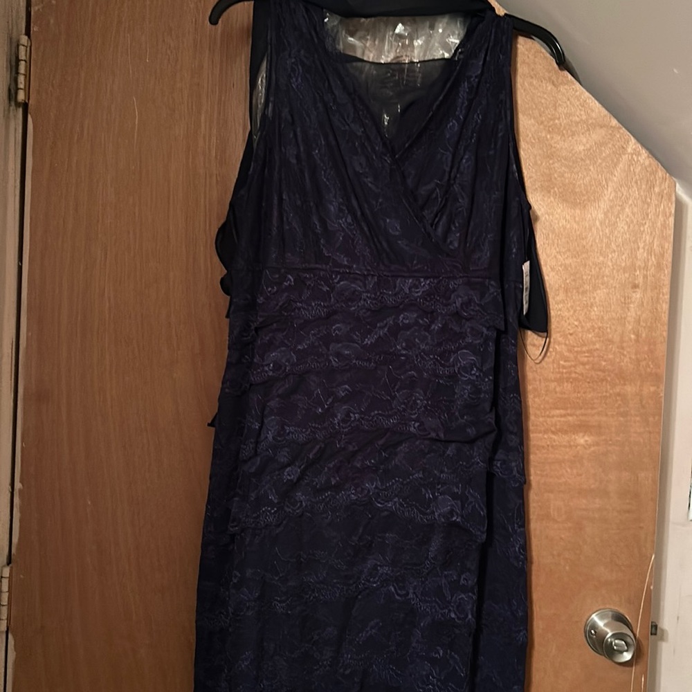 Marina lace dress with chiffon cape